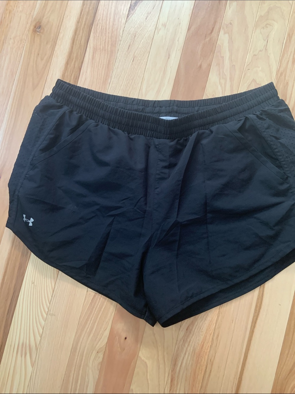 Under Armour Loose Athletic Shorts size Large